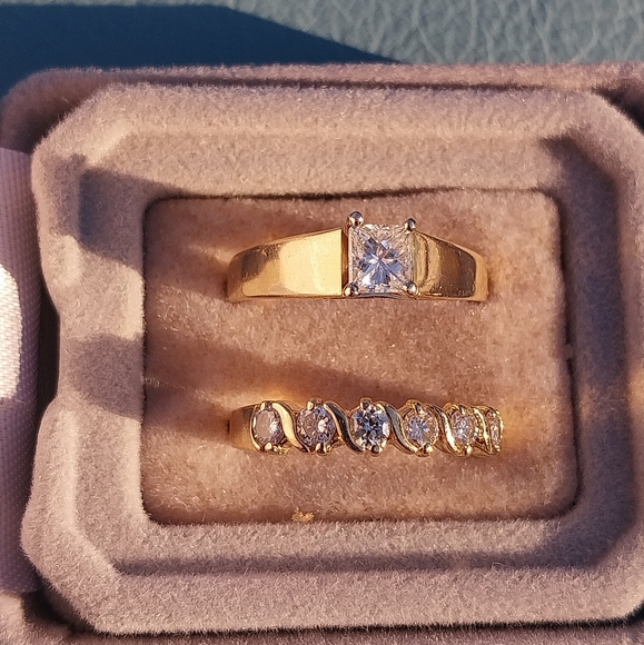 MODERN MINIMALIST TIMELESS 14k Yellow Gold Diamond Wedding/Engagement Ring Set